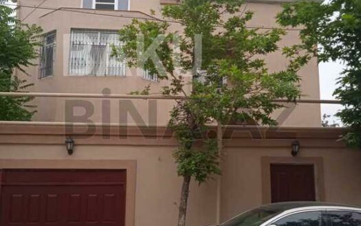 6 Room House / Villa for Sale in Baku