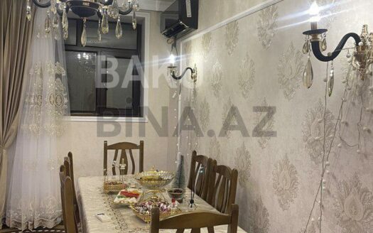 4 Room House / Villa for Sale in Baku