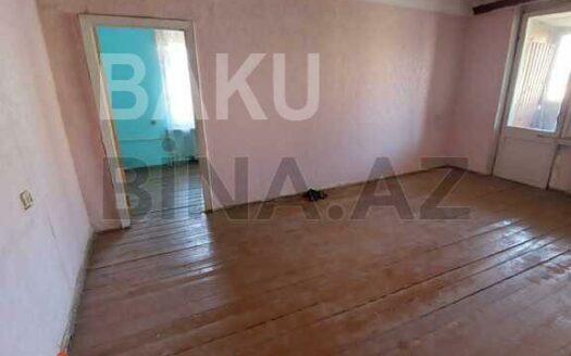 2 Rooms Old Apartment for Sale in Baku