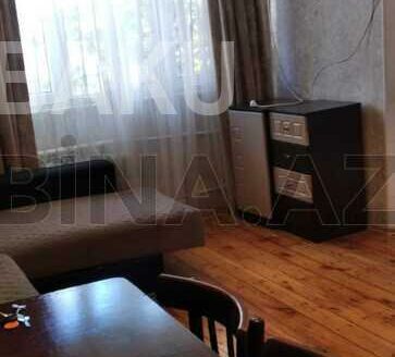 1 Room Old Apartment for Sale in Baku