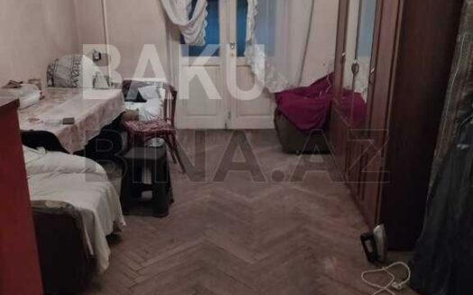 2 Rooms Old Apartment for Sale in Baku