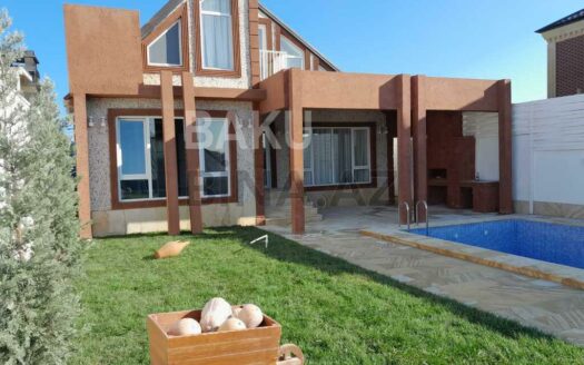 5 Room House / Villa for Sale in Baku
