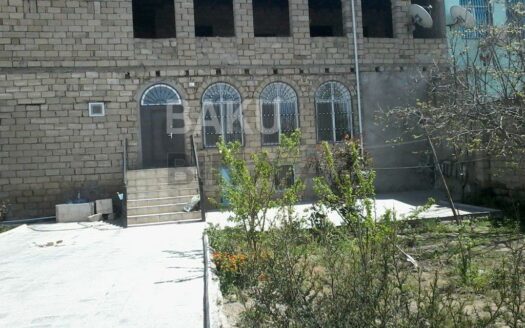 6 Room House / Villa for Sale in Baku