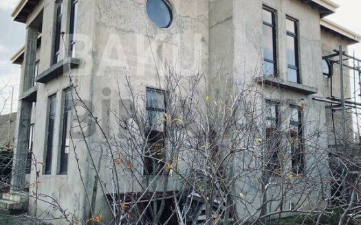5 Room House / Villa for Sale in Baku
