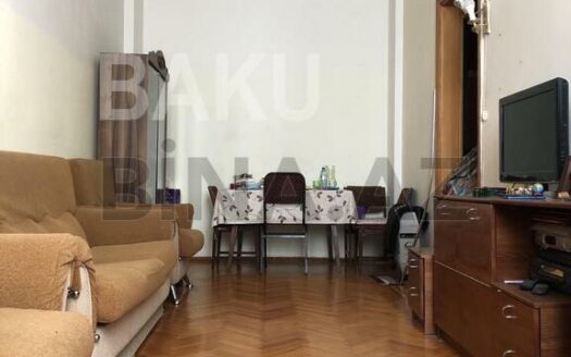 2 Rooms Old Apartment for Sale in Baku