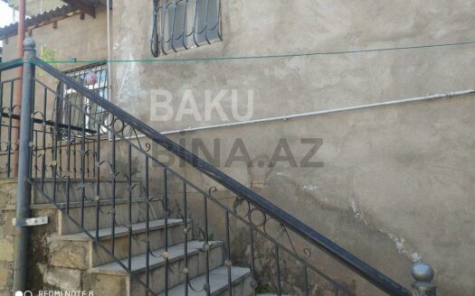 10 Room House / Villa for Sale in Baku