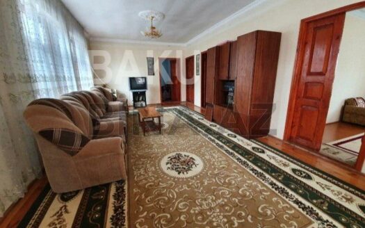 5 Room House / Villa for Sale in Gusar