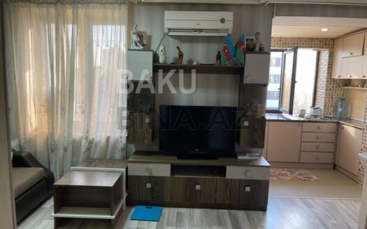 2 Rooms Old Apartment for Sale in Baku