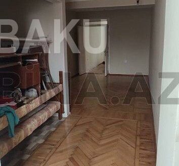 2 Rooms Old Apartment for Sale in Baku