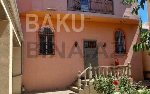 5 Room House / Villa for Sale in Baku