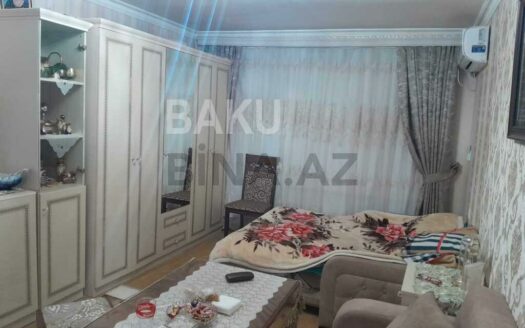 1 Room Old Apartment for Sale in Baku