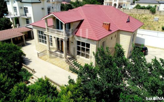 10 Room House / Villa for Sale in Baku