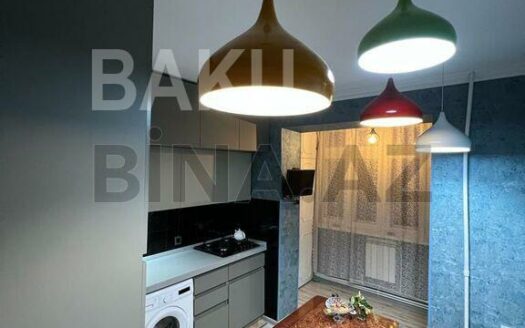 3 Room Old Apartment for Sale in Baku