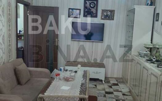 1 Room Old Apartment for Sale in Baku