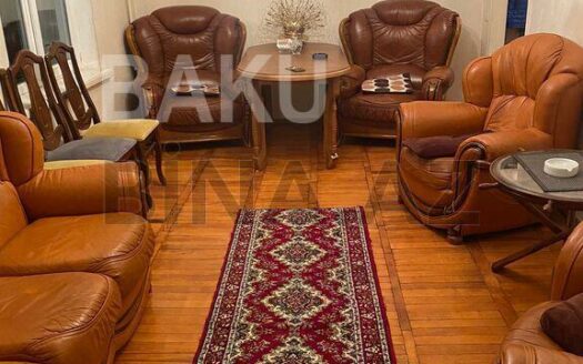 1 Room Old Apartment for Sale in Baku