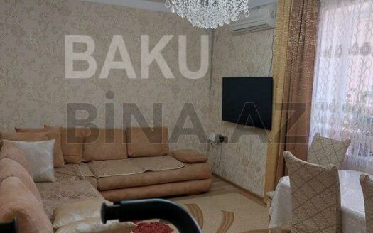 3 Room Old Apartment for Sale in Baku