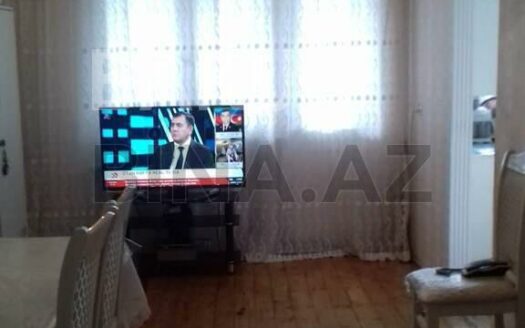 2 Rooms Old Apartment for Sale in Baku