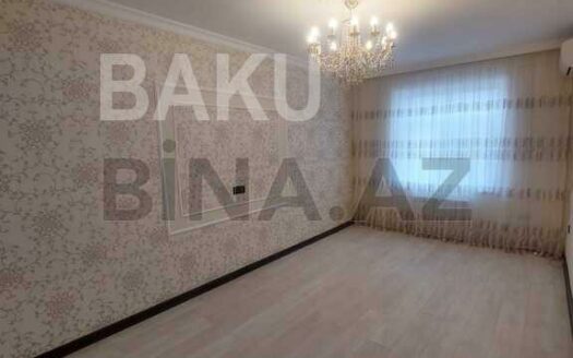 3 Room Old Apartment for Sale in Baku