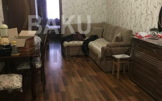 2 Rooms Old Apartment for Sale in Baku