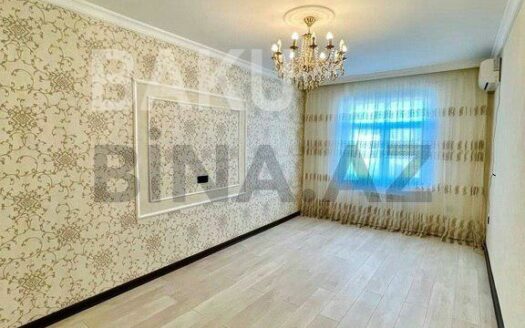 3 Room Old Apartment for Sale in Baku