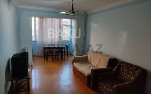 2 Rooms Old Apartment for Sale in Baku