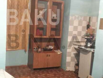 1 Room Old Apartment for Sale in Baku