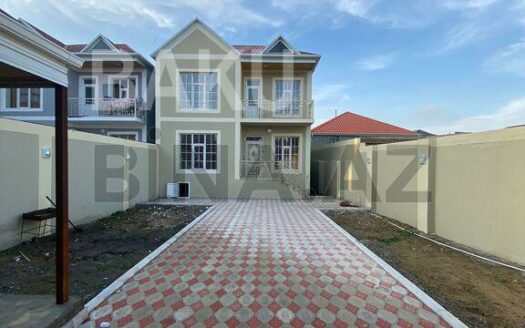 4 Room House / Villa for Sale in Baku