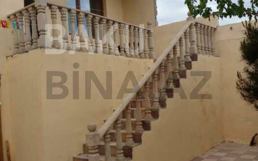 4 Room House / Villa for Sale in Baku