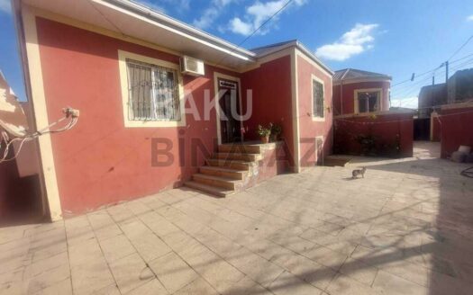 4 Room House / Villa for Sale in Baku