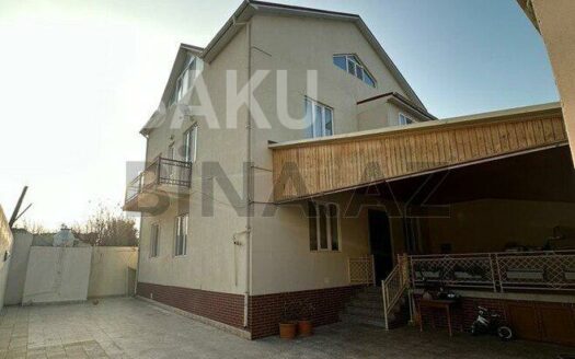 6 Room House / Villa for Sale in Baku