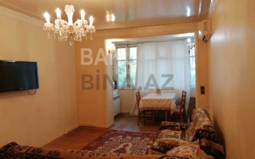 2 Rooms Old Apartment for Sale in Baku