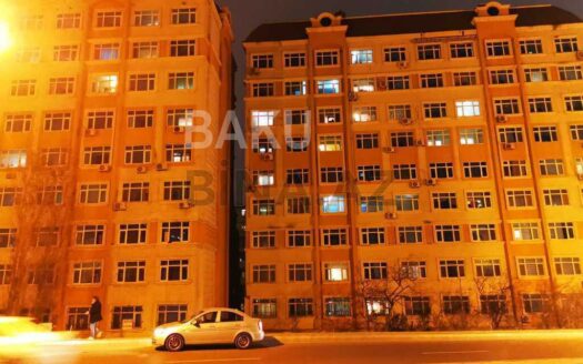 3 Room Old Apartment for Sale in Baku