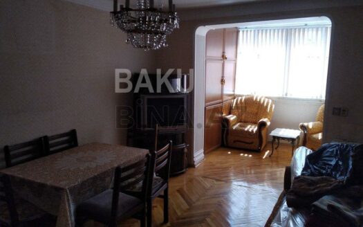 2 Rooms Old Apartment for Sale in Baku