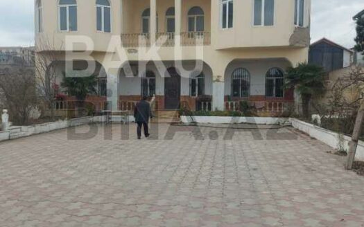 14 Room House / Villa for Sale in Baku