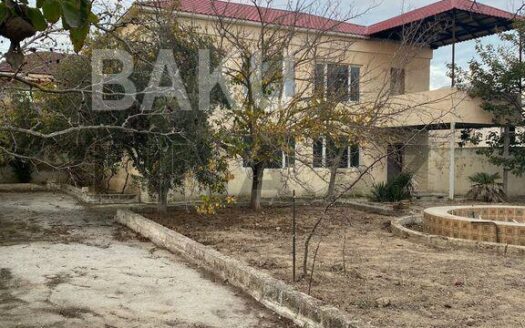 4 Room House / Villa for Sale in Baku