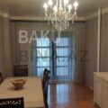5-Room Old Apartment for Sale in Baku