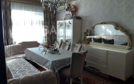 2 Rooms Old Apartment for Sale in Baku