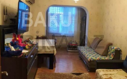 2 Rooms Old Apartment for Sale in Baku