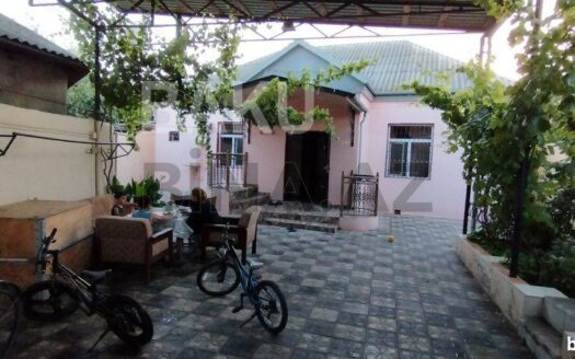 3 Room House / Villa for Sale in Baku