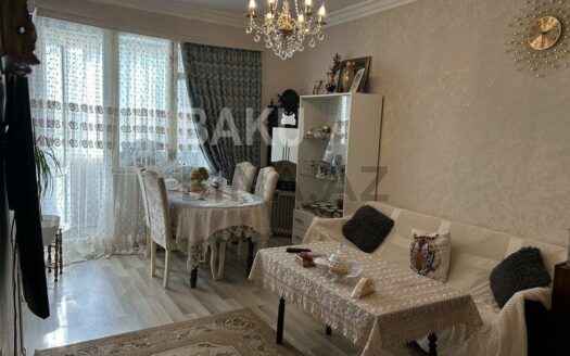 2 Rooms Old Apartment for Sale in Baku