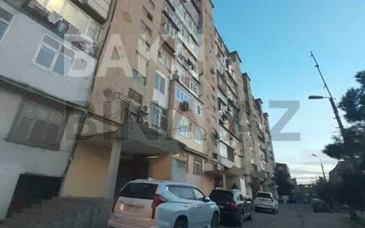 1 Room Old Apartment for Sale in Baku