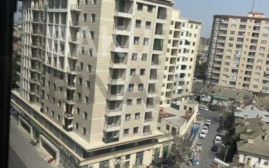 2 Rooms Old Apartment for Sale in Baku