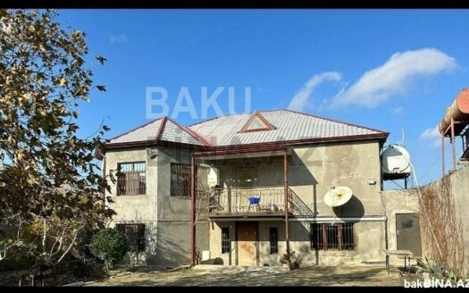 7 Room House / Villa for Sale in Baku