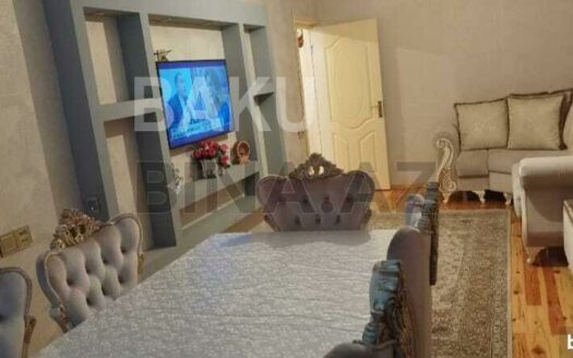 4 Room Old Apartment for Sale in Khirdalan