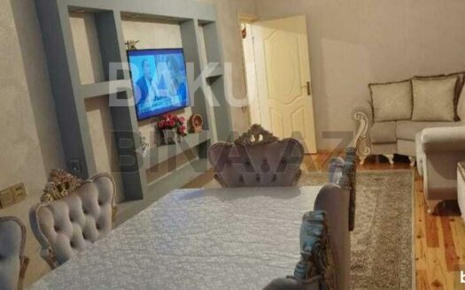 4 Room Old Apartment for Sale in Khirdalan
