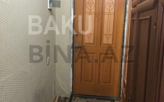 2 Rooms Old Apartment for Sale in Baku