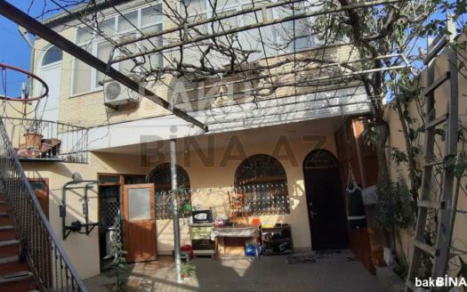 4 Room House / Villa for Sale in Baku