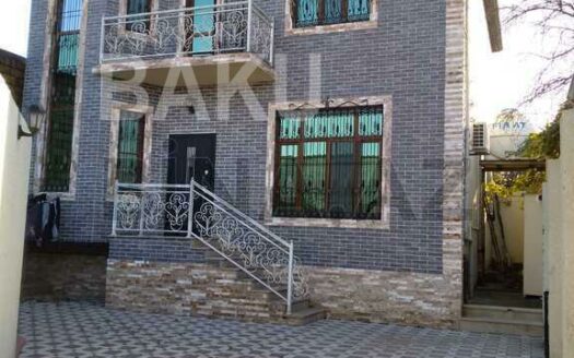 5 Room House / Villa for Sale in Baku