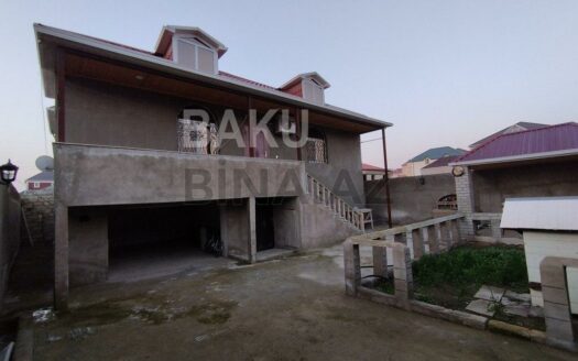 5 Room House / Villa for Sale in Baku