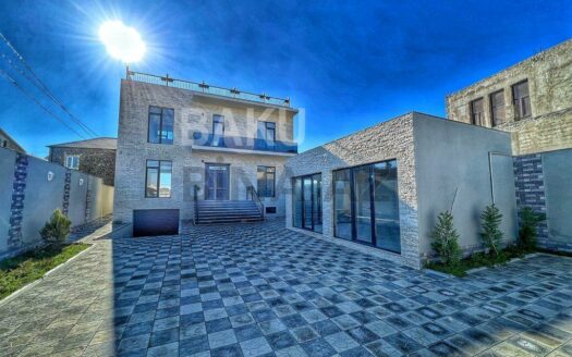 5 Room House / Villa for Sale in Baku